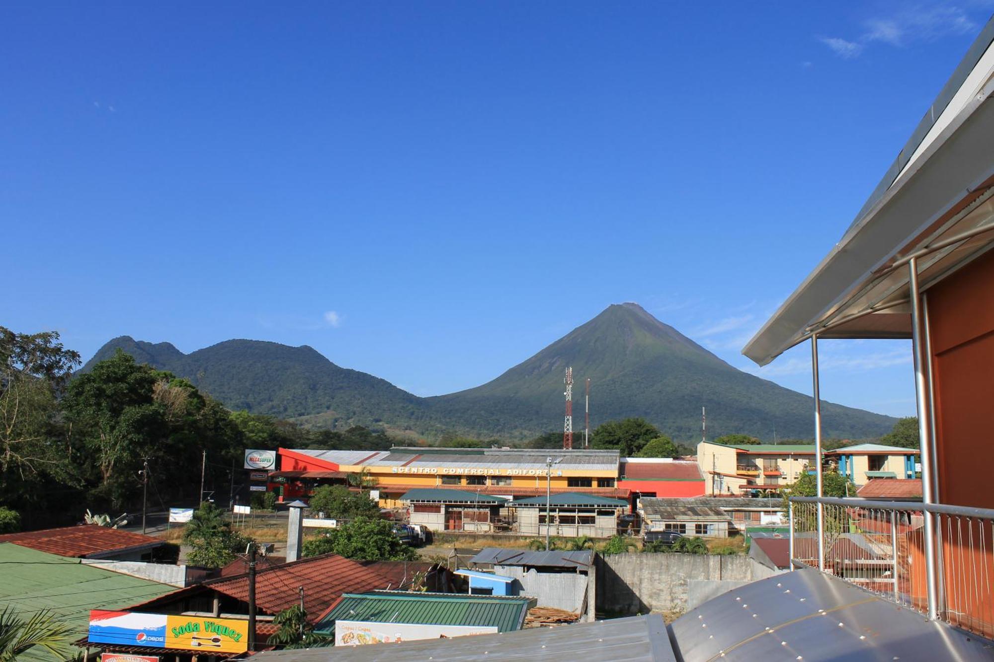 Hotel Las Colinas La Fortuna Exterior photo